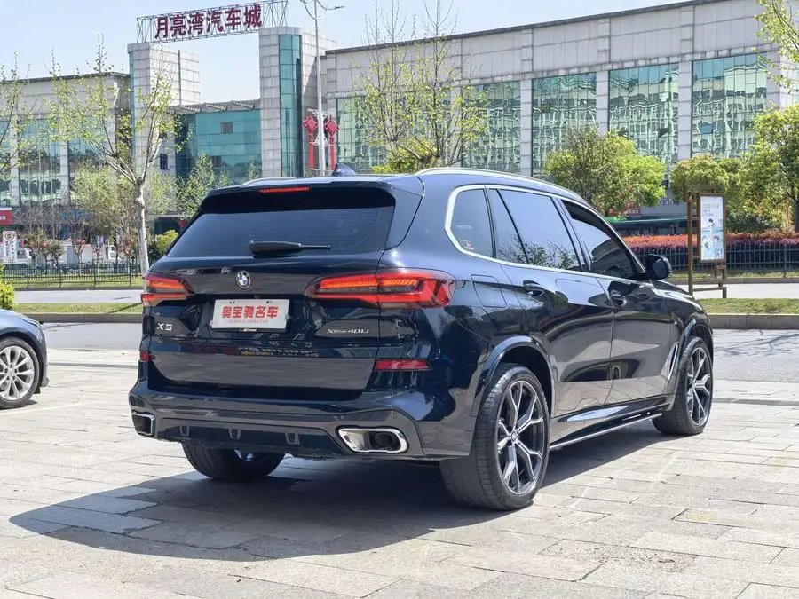 بي إم دبليو X5 2022 xDrive 40Li مجموعة M الرياضية