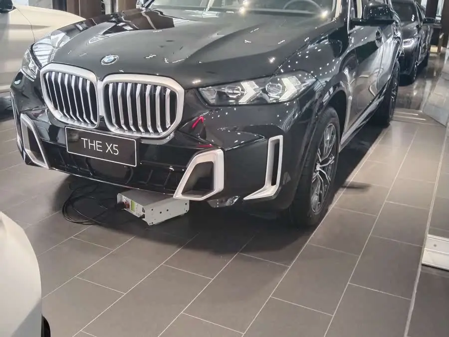 بي إم دبليو X5 2023 xDrive 40Li حزمة مميزة للرياضة الليلية
