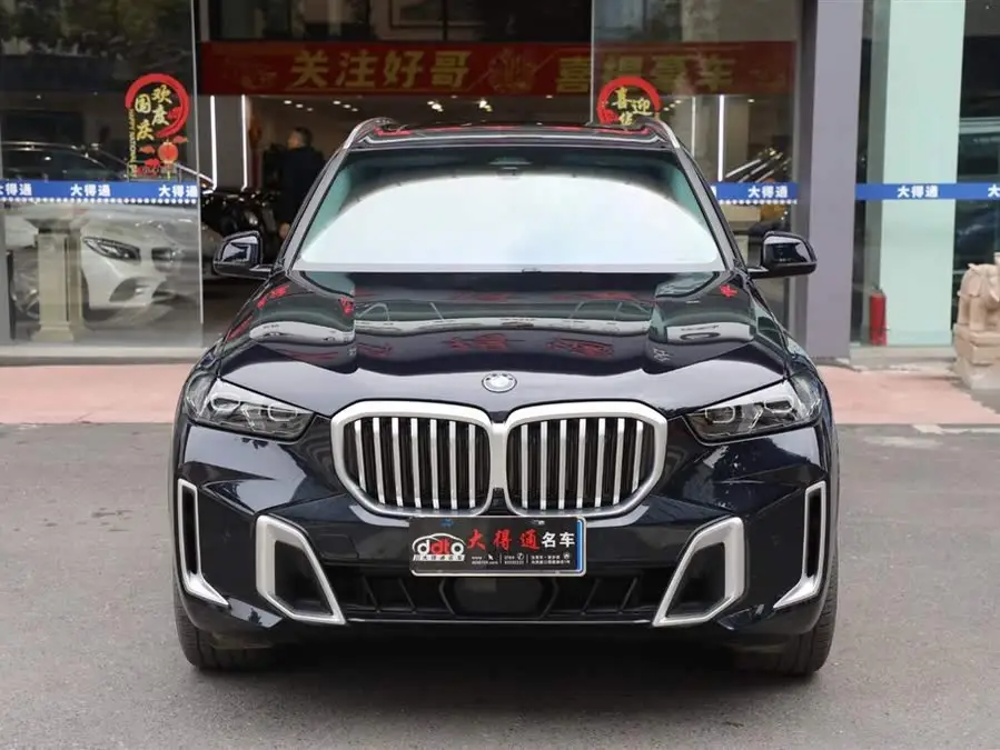 بي إم دبليو X5 2023 xDrive 30Li M حزمة رياضية