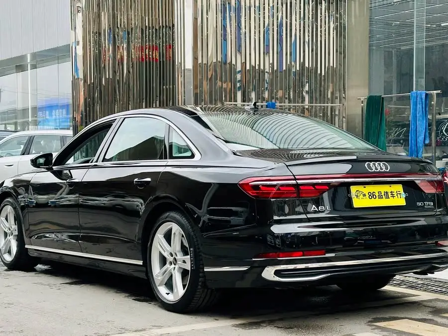 أودي A8 2023 A8L 50 TFSI quattro الطراز المتميز
