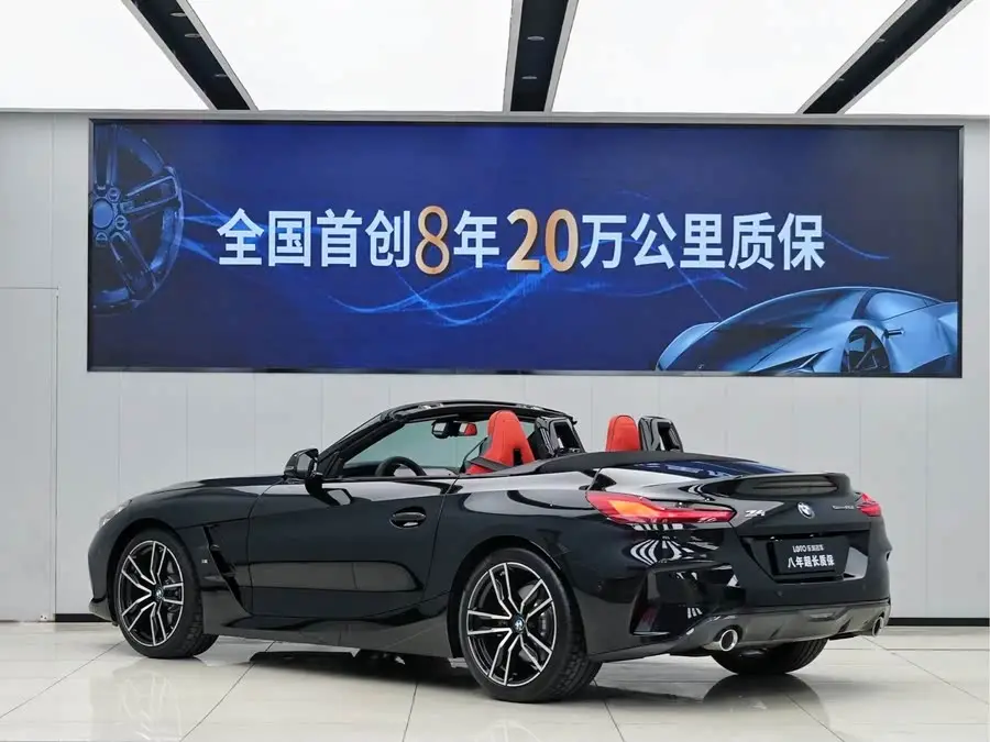 بي إم دبليو Z4 2022 sDrive 25i حزمة رياضية M