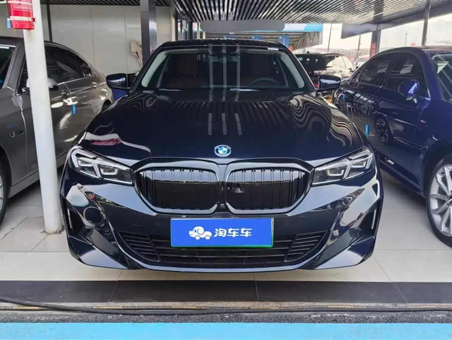 بي إم دبليو i3 2024 eDrive 35 L