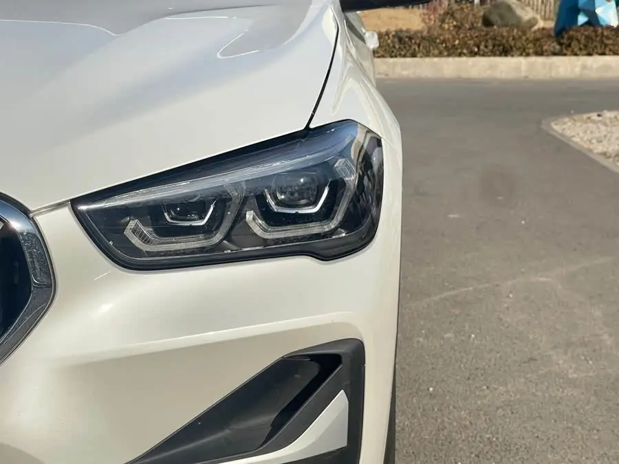 بي إم دبليو X1 2020 xDrive25Li الفئة الفاخرة