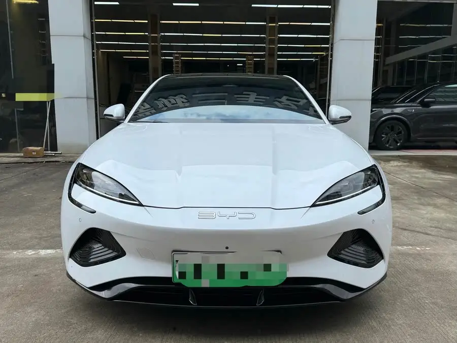 ختم 2022 طراز 550 كم النسخة النخبة للدفع الخلفي المدى القياسي