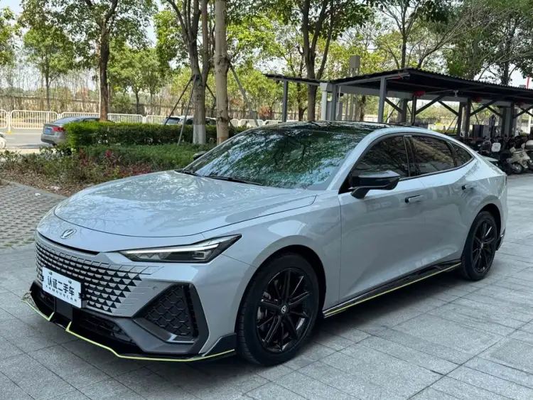 Changan UNI-V 2023 2.0T Ling Su Edition