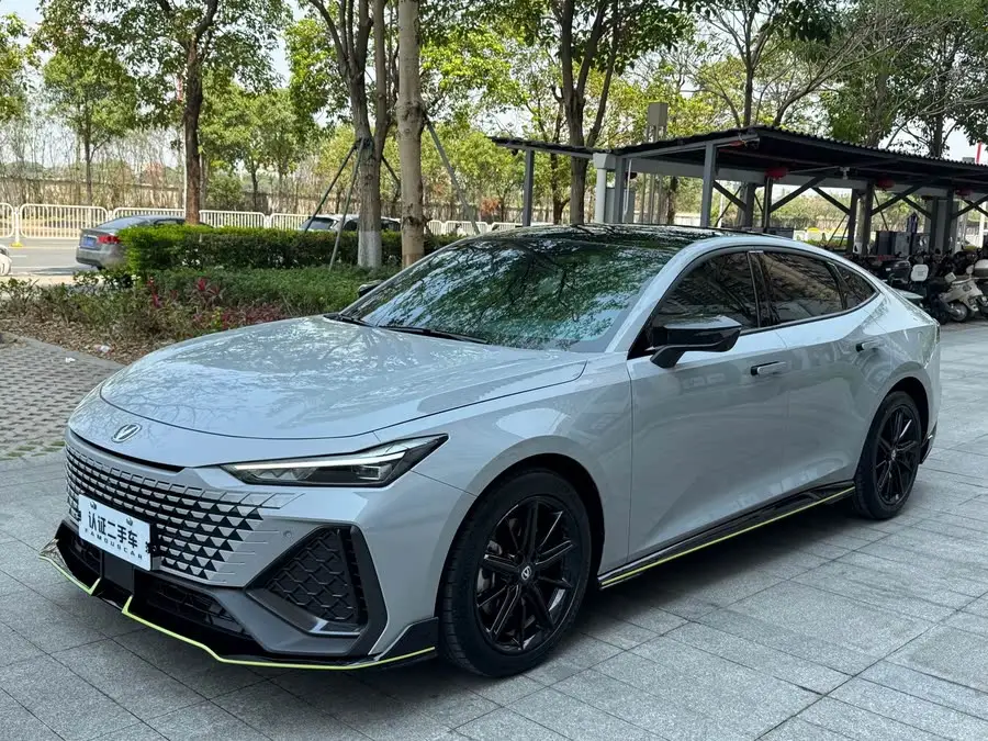 Changan UNI-V 2023 2.0T Ling Su Edition