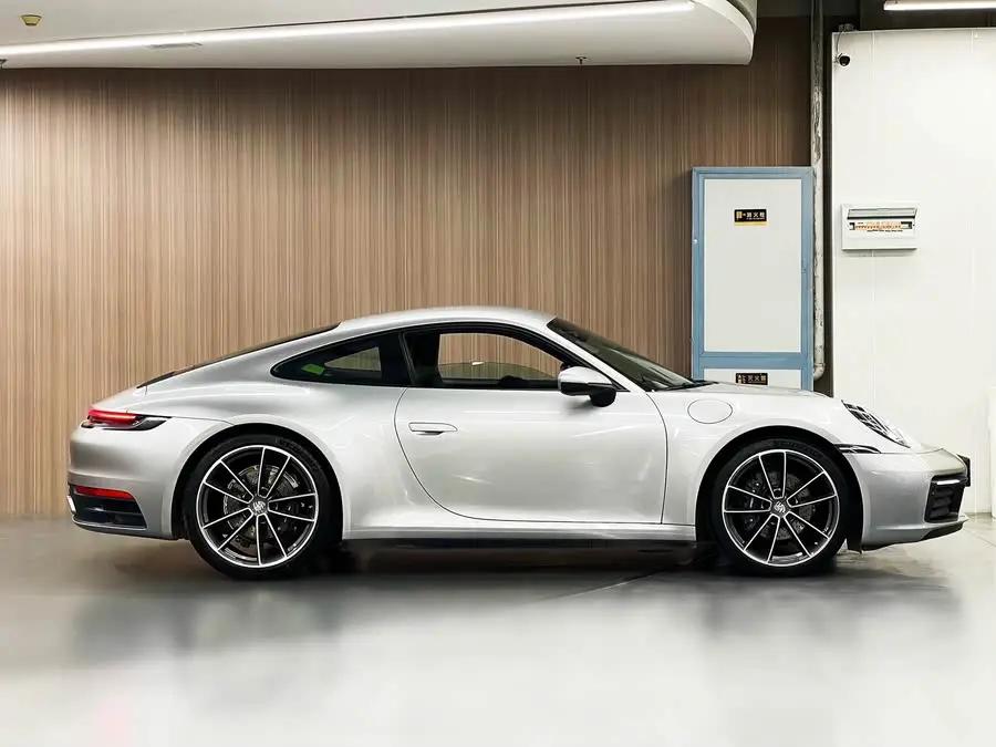 بورشه 911 2023 كاريرا 3.0T
