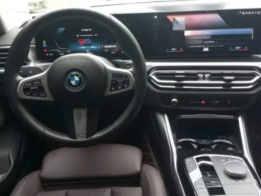 بي إم دبليو i3 2022 eDrive 35 L