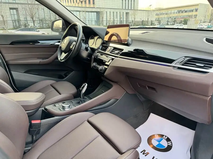 BMW X1 2020 sDrive25Li Leading