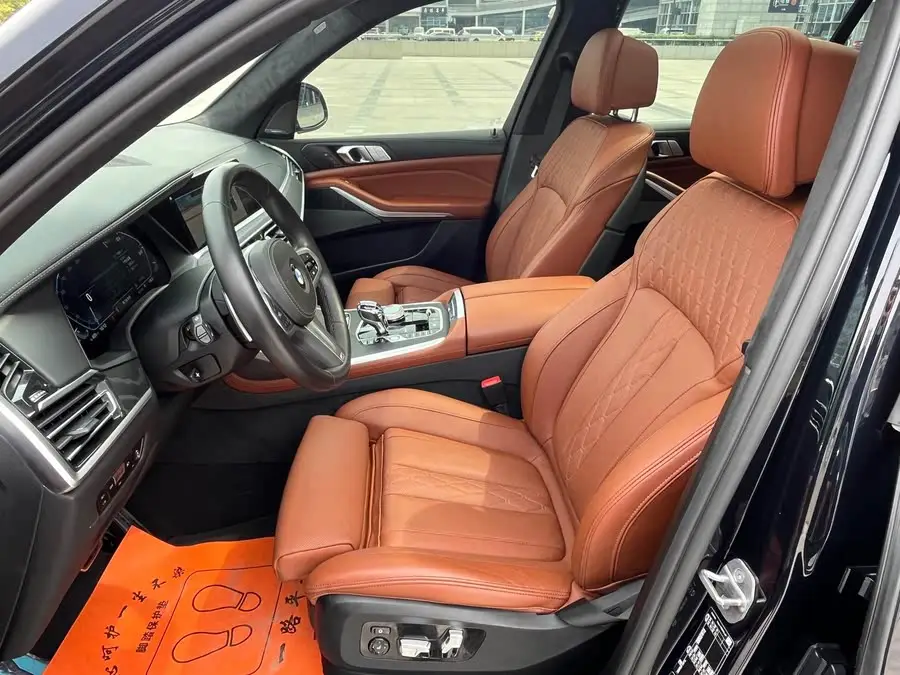 بي إم دبليو X7 2022 xDrive40i الفئة الفاخرة حزمة M الرياضية