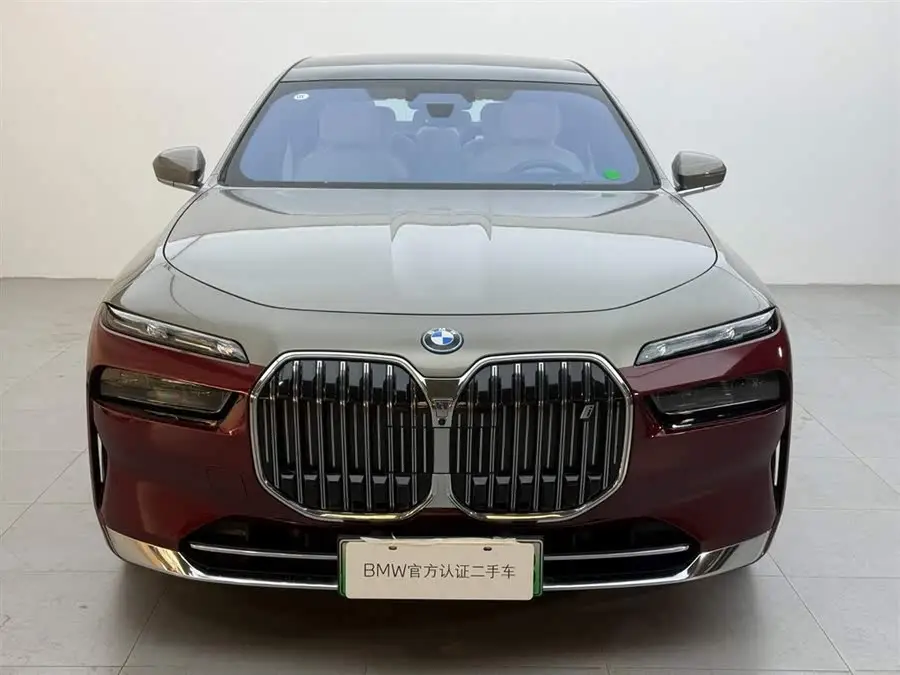 BMW i7 2023 xDrive60L Luxury Package