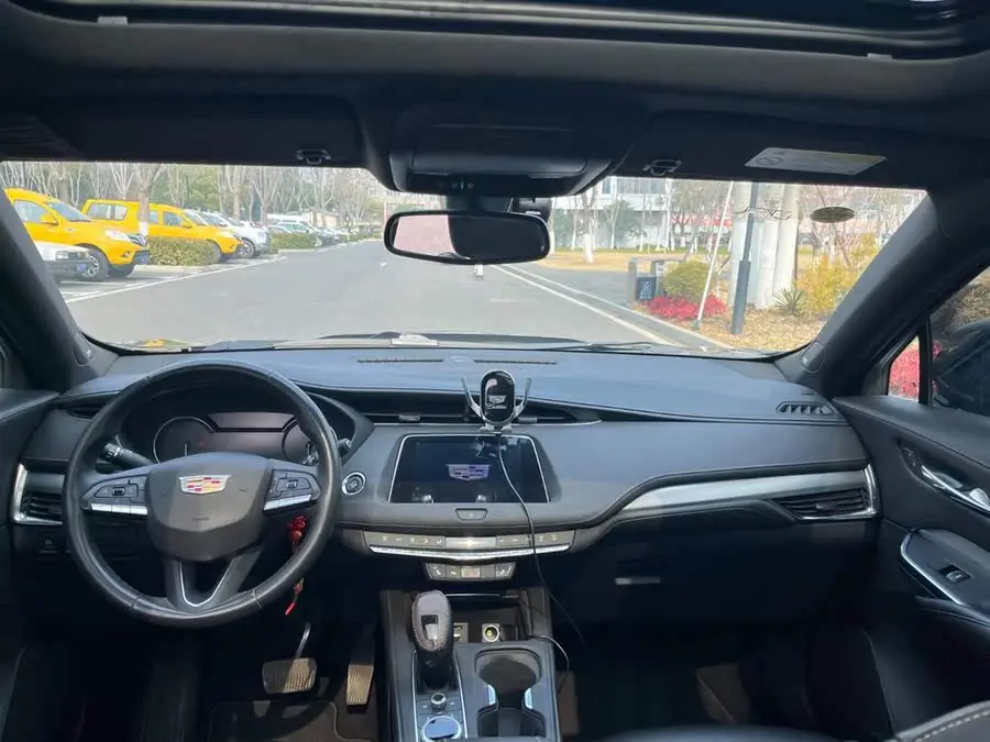 Cadillac XT4 2021 28T FWD Premium