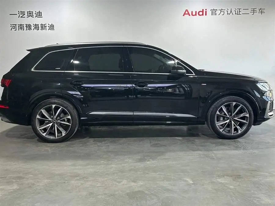 Audi Q7 2023 55 TFSI quattro S line Sport