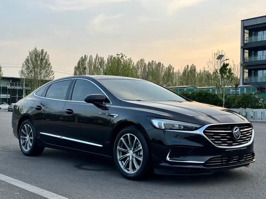 بيوك لاكروس 2021 652T الفاخرة