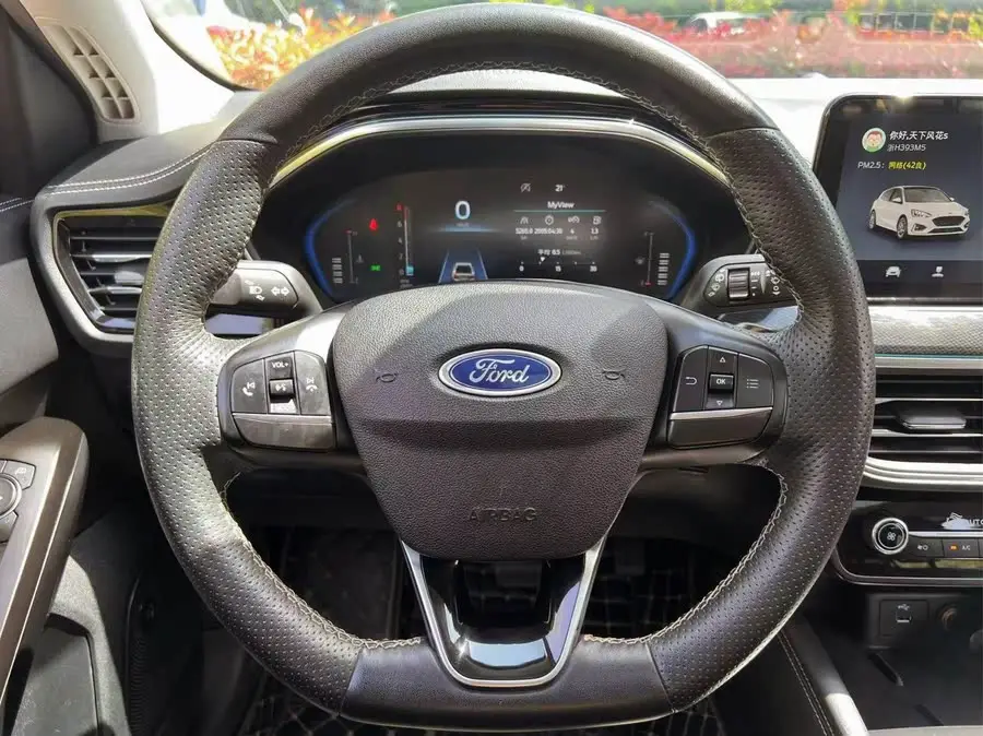 فورد فوكس 2021 سيدان إيكوبوست 180 أوتوماتيكي