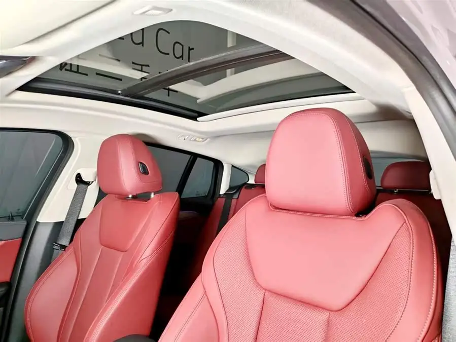 2022 بي إم دبليو X4 xDrive 25i حزمة الرياضة M