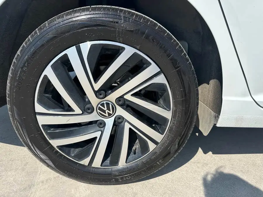 2023 لافيدا 300TSI DSG إصدار النجوم الأبدية