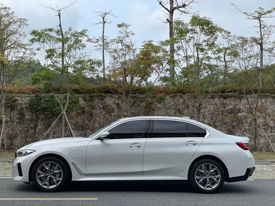 بي إم دبليو i3 2024 eDrive 35 L