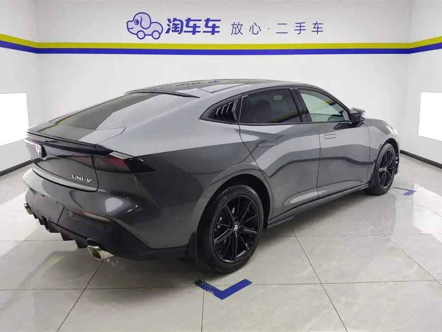 Changan UNI-V 2023 1.5T Premium