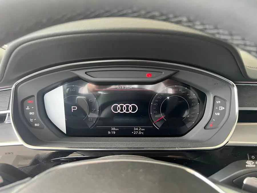 أودي A8 طراز 2025 A8L 45 TFSI quattro فاخرة