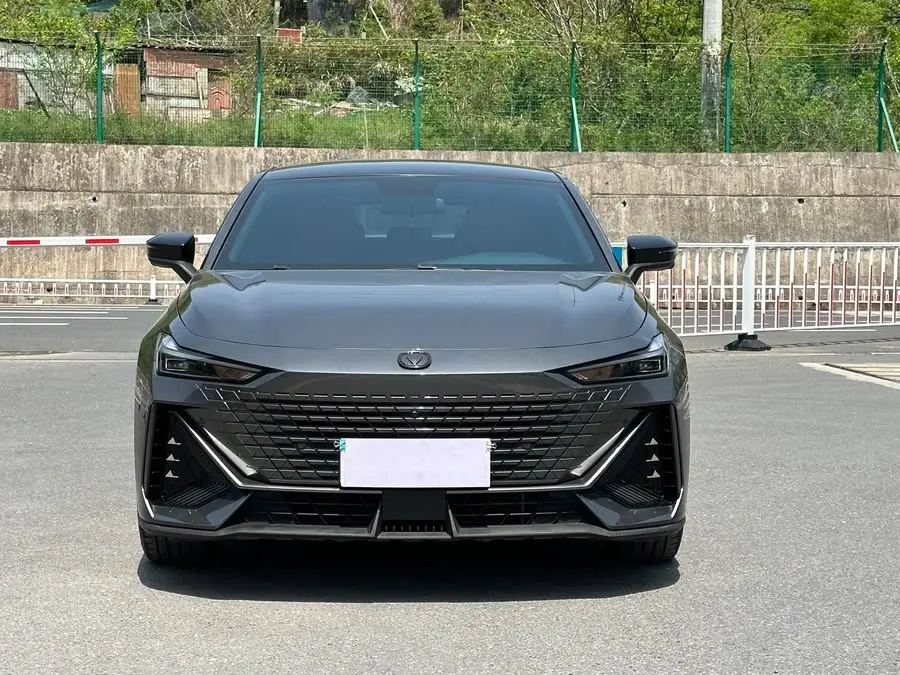 Changan UNI-V 2022 1.5T Premium