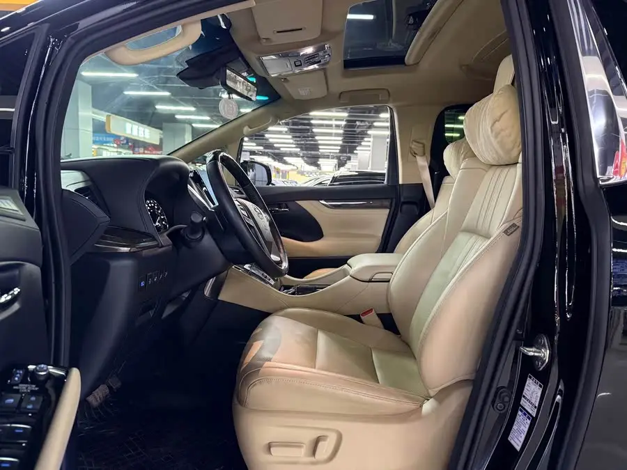 ألفارد 2021 هجين 2.5 لتر نسخة فاخرة