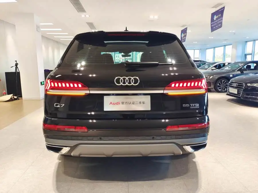 Audi Q7 2023 55 TFSI quattro S line Sport