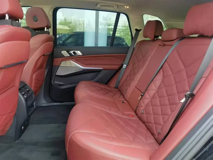 بي إم دبليو X5 2022 تحديث xDrive 30Li حزمة رياضية M