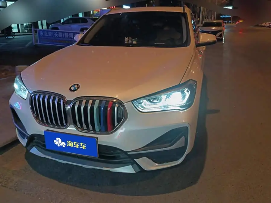 بي إم دبليو X1 2020 xDrive25Li الفاخرة