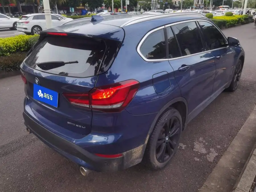 بي إم دبليو X1 2021 sDrive20Li الطراز الأنيق