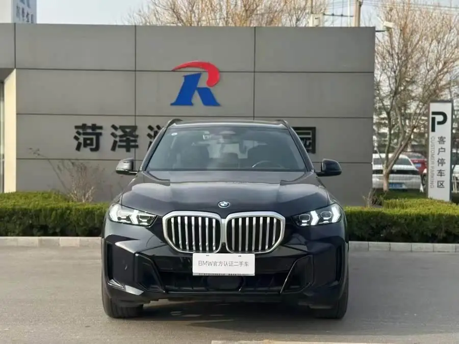 بي إم دبليو X5 2023 xDrive 40Li M حزمة رياضية ليلية