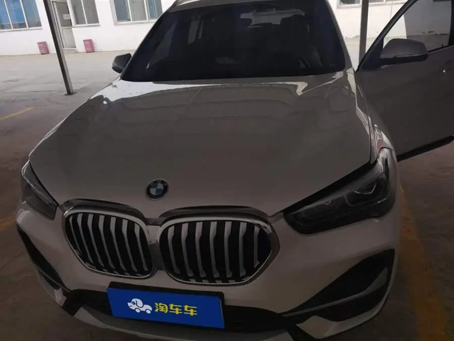 بي إم دبليو X1 2022 sDrive20Li الطراز العصري