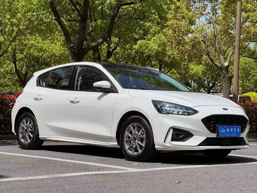 فورد فوكس 2021 سيدان إيكوبوست 180 أوتوماتيكي