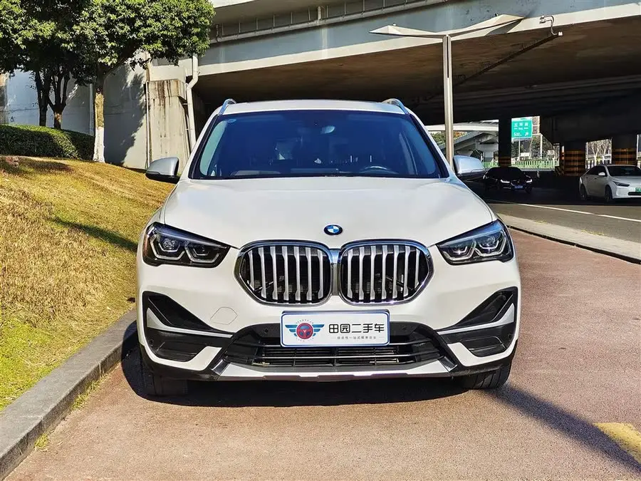 بي إم دبليو X1 2021 sDrive20Li الفاخرة