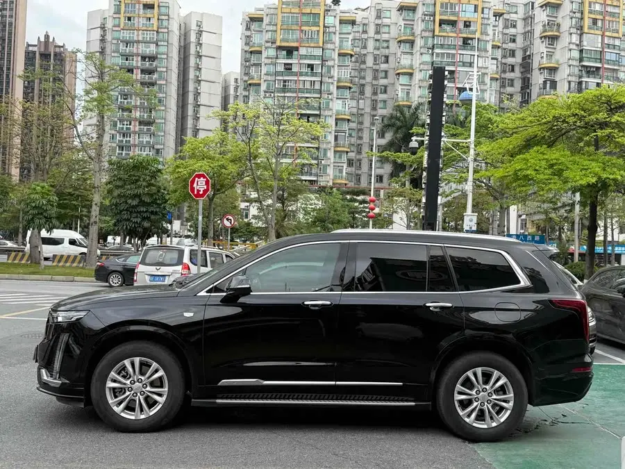 كاديلاك XT6 2022 2.0T ستة مقاعد دفع رباعي طراز رياضي