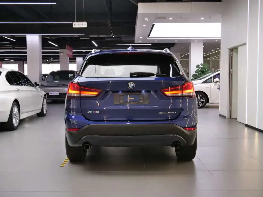 بي إم دبليو X1 2020 sDrive25Li النسخة الرائدة