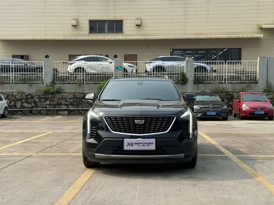 Cadillac XT4 2021 28T FWD Premium