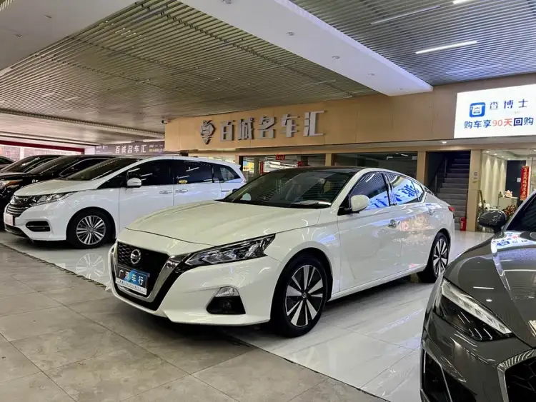 Tiana 2020 Model Facelift 2.0L XL Comfort Version