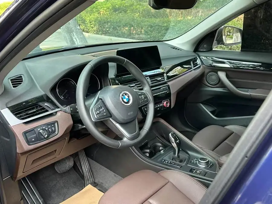 BMW X1 2020 sDrive25Li Leading