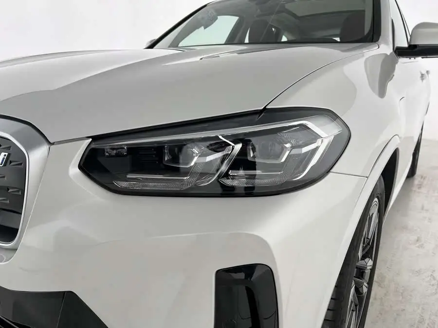 BMW iX3 2022 Leading Model