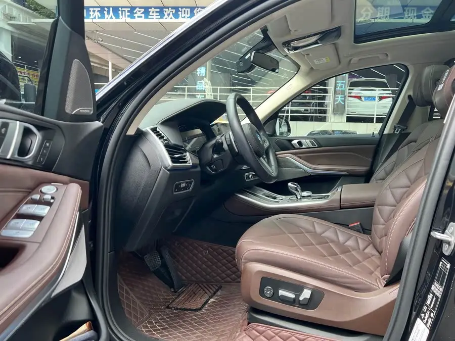 بي إم دبليو X5 2022 طراز معدل xDrive 30Li مجموعة M الرياضية