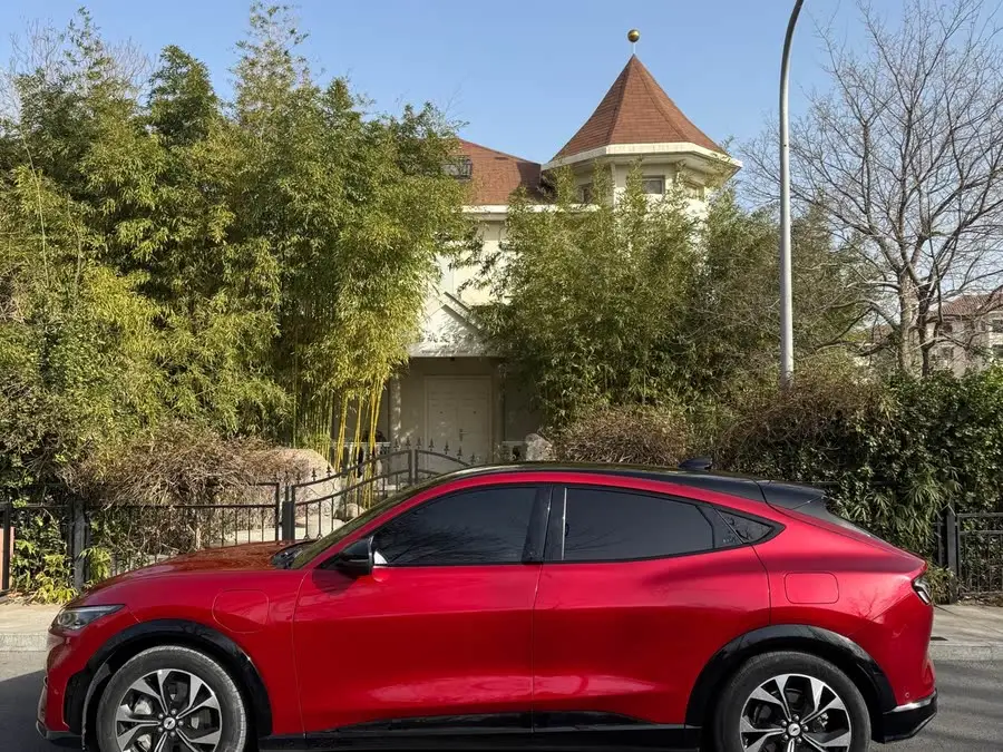 فورد موستانج ماخ-إي 2021 الطراز الطويل المدى الدفع الخلفي الفاخر