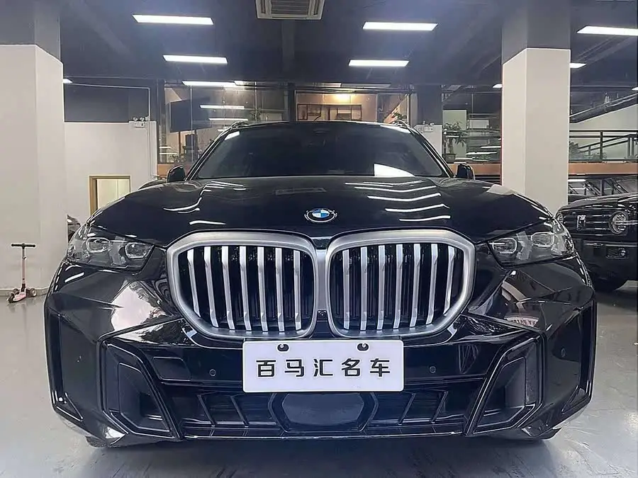 بي إم دبليو X5 2023 xDrive 30Li حزمة M الرياضية داكنة الليل