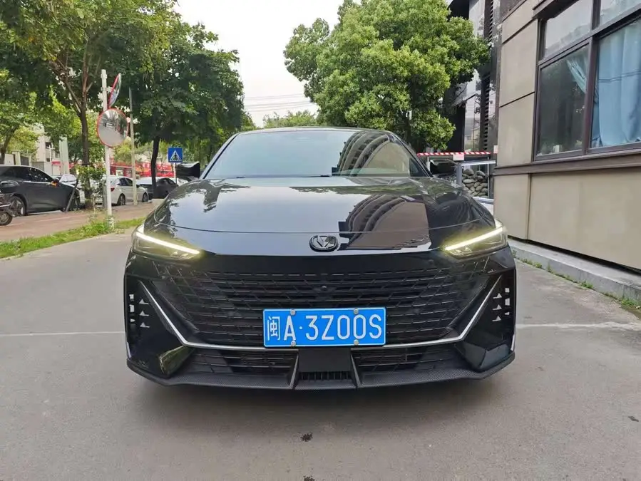 Changan UNI-V 2023 1.5T Premium