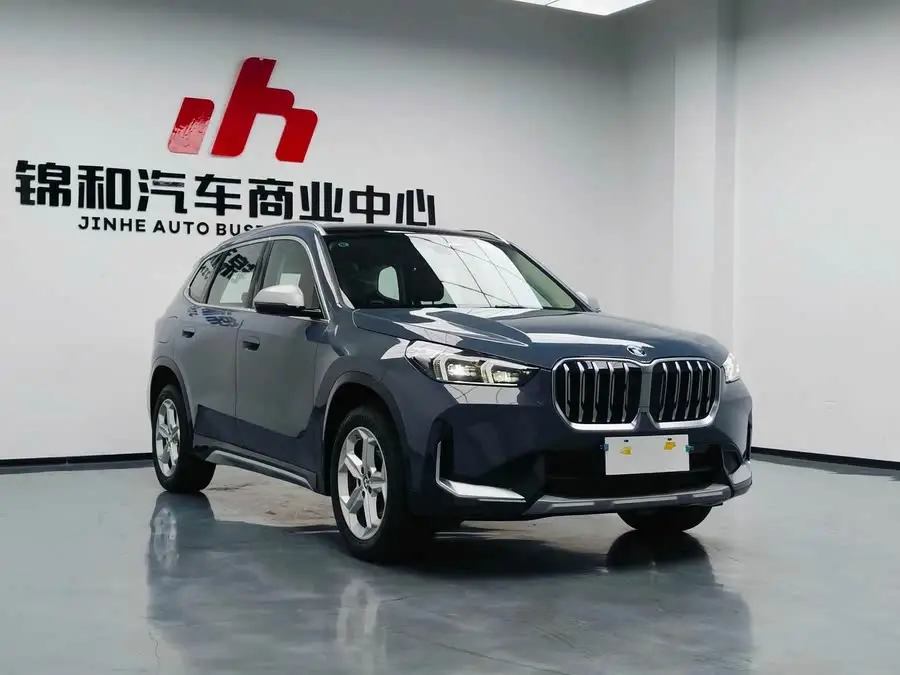 بي إم دبليو X1 2023 طراز sDrive20Li حزمة تصميم X