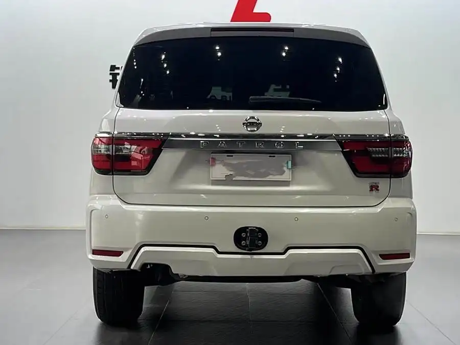 نيسان باترول 2018 4.0L إصدار لينكد إن