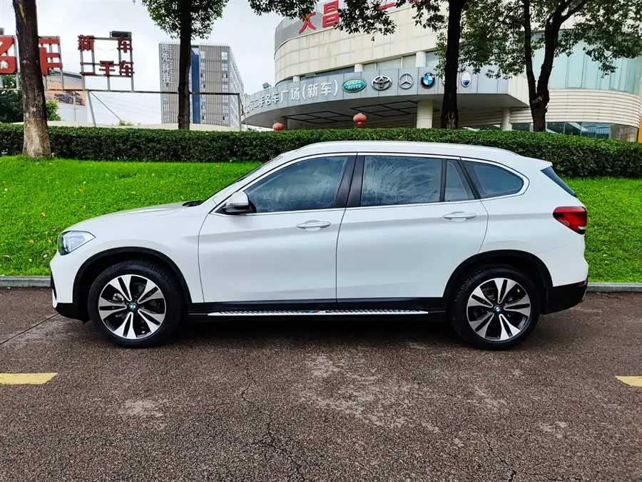 بي إم دبليو X1 طراز 2021 تحديث sDrive20Li فاشن