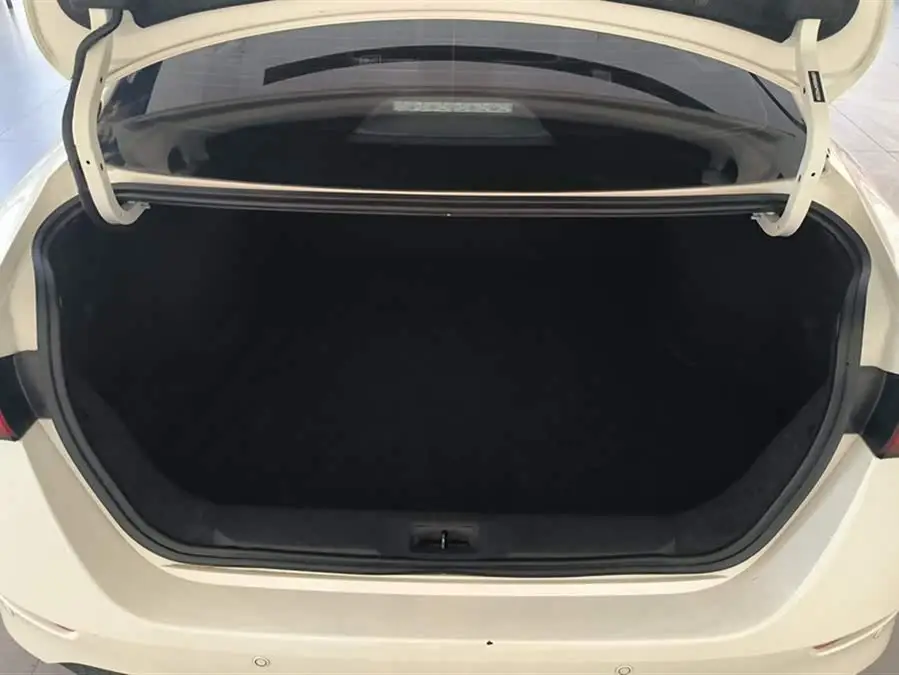 نيسان سيلفي 2022 1.6 لتر XL CVT إصدار الاستمتاع