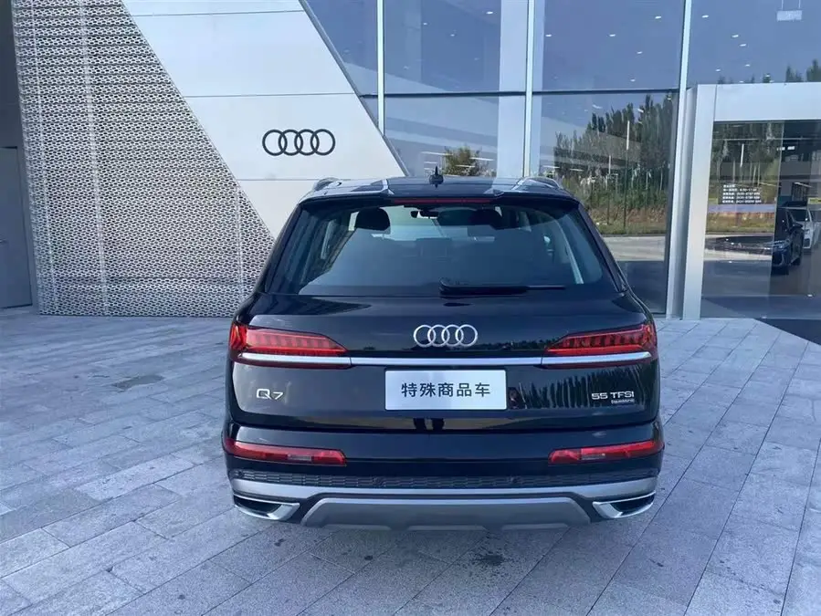 Audi Q7 2023 55 TFSI quattro S line Sport