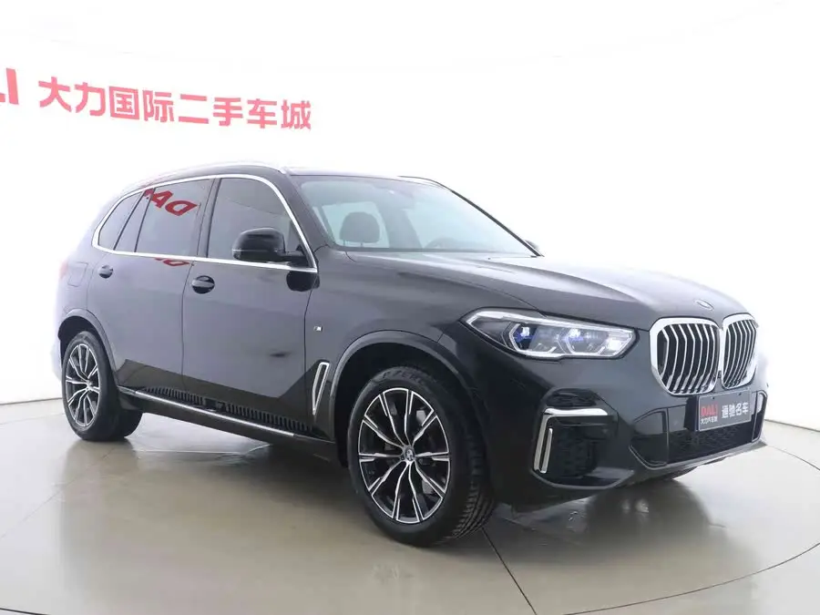 بي إم دبليو X5 2022 xDrive 30Li حزمة M الرياضية الحصرية